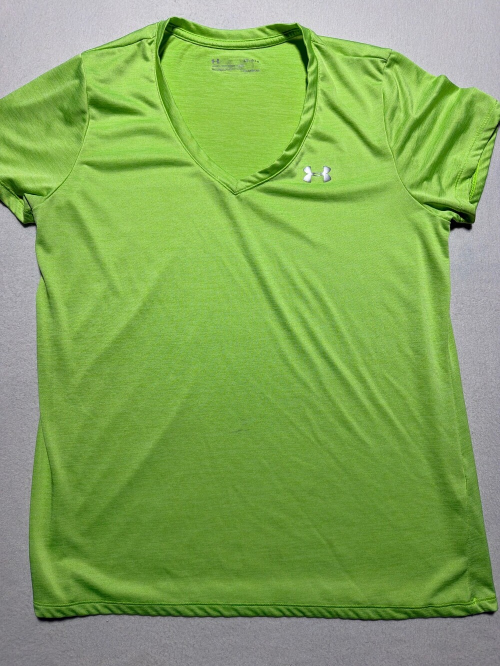 Under Armour Loose Fit Large Lime Green HeatGear T-shirt Women's V-neck